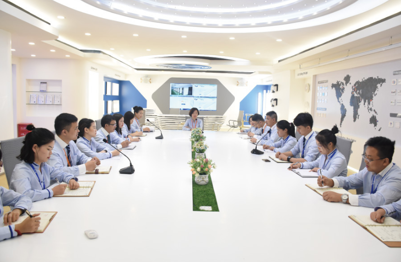 5 years warranty advanced UGR<22 led batten